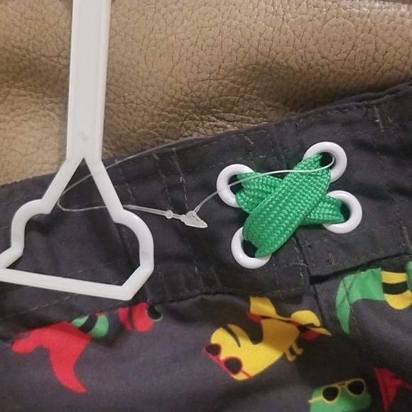 Boys 2t Swim Trunks With Dinosaur Print NWOT - Picture 9 of 9